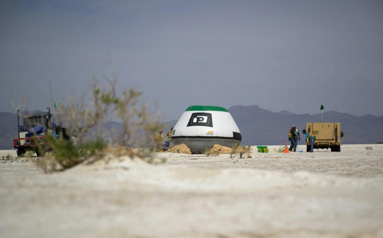Boeing and NASA teams participate in a mission dress rehearsal to prepare for the landing of the Boeing CST-100 Starliner spacecraft in White Sands, New Mexico