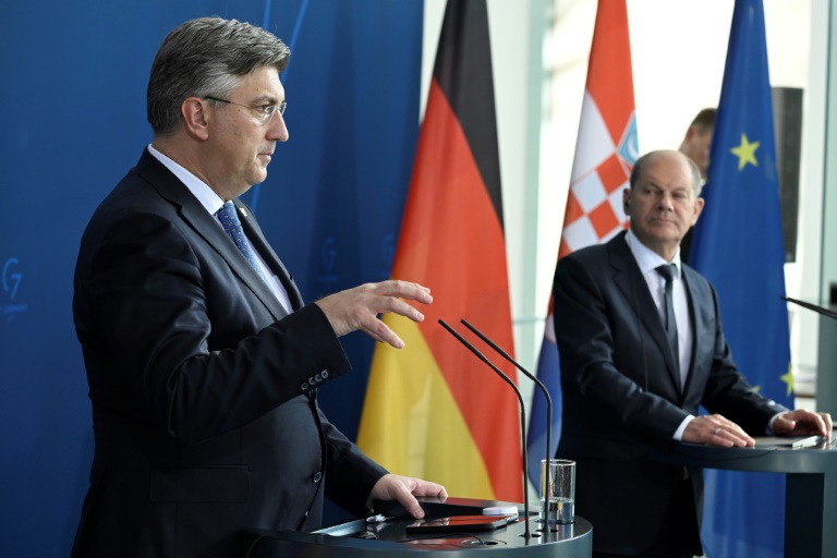 Croatia's 'aim' was to enter the Schengen open-borders zone on the same date it adopts the euro, Prime Minister Andrej Plenkovic told reporters in Berlin
