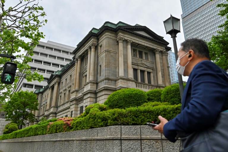 The Bank of Japan is sticking to its ultra-loose monetary policy