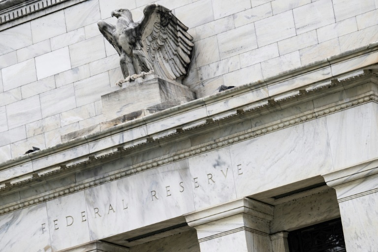 The largest banks operating in the US market have sufficient resources to withstand a severe economic downturn, the Federal Reserve says