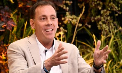 Axios chief Jim VandeHei and other founders of the online news outlet are to continue guiding editorial decisions after it is bought by Cox Enterprises in a $525 million deal.