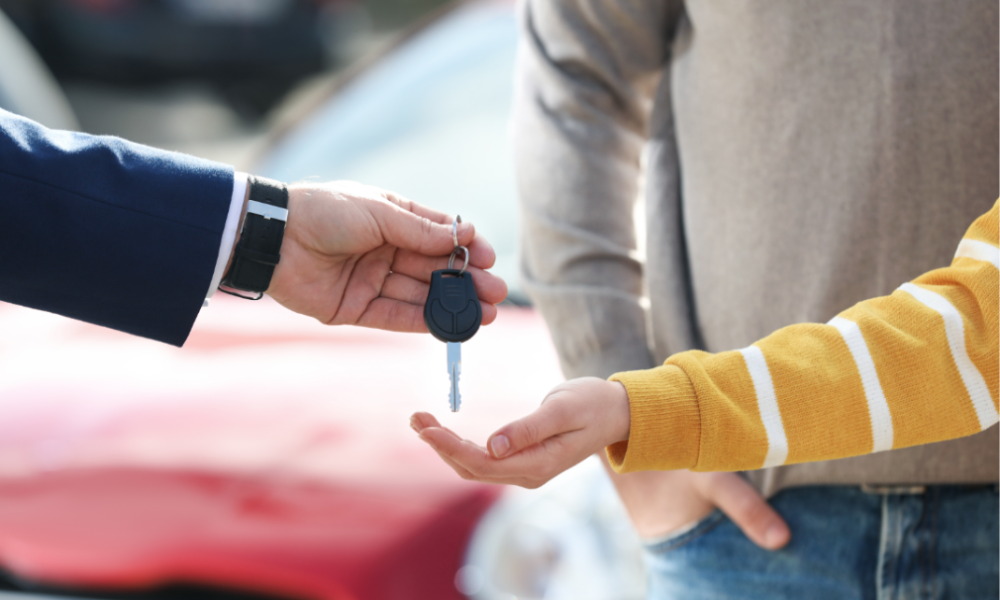 As vehicle prices hover at historic highs, Experian looked at how differences in the number of auto loans and payment delays vary across generations.