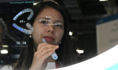 The Baracoda mirror in action at CES