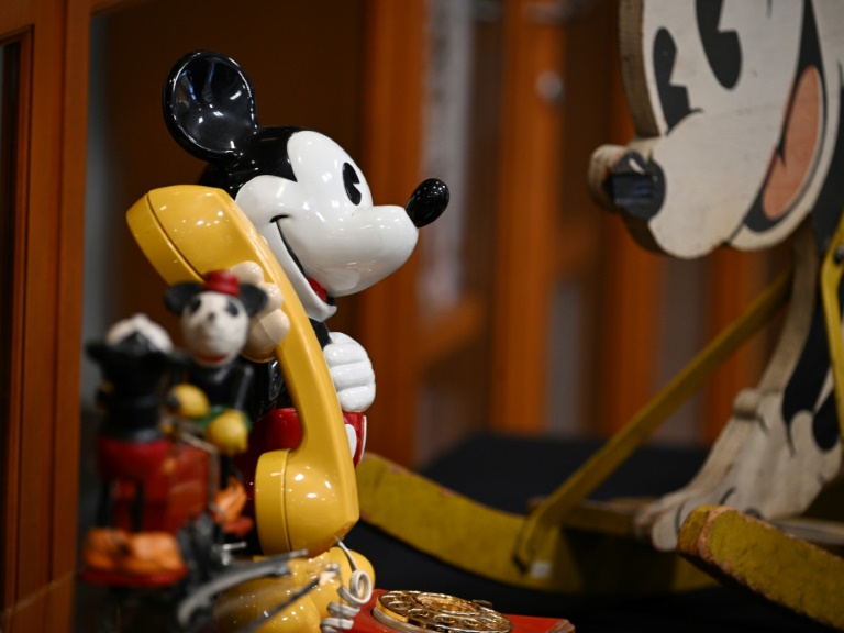 Mickey Mouse Pluto Disney Thinking PAC-MAN Cartoon Neck Tie