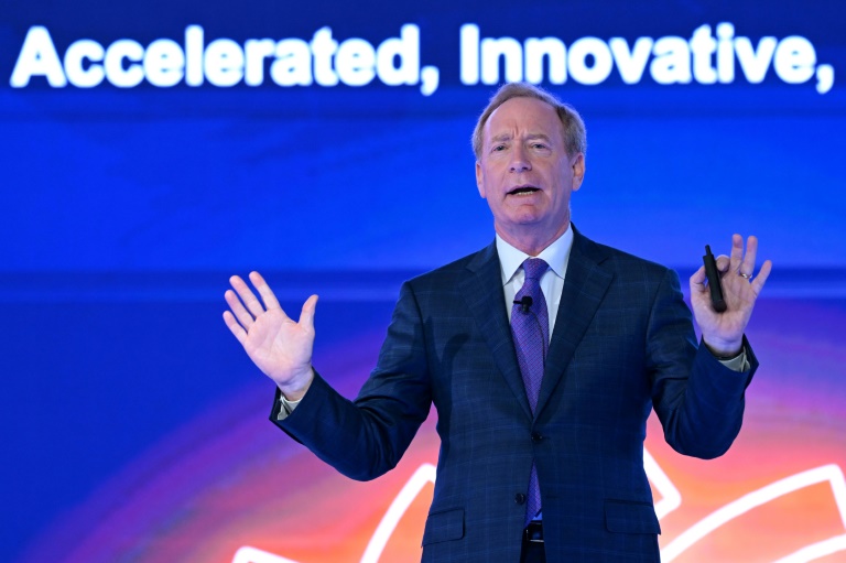 Breakneck development of AI risked repeating mistakes made by the tech industry at the start of the social media era, Microsoft president Brad Smith told a business forum